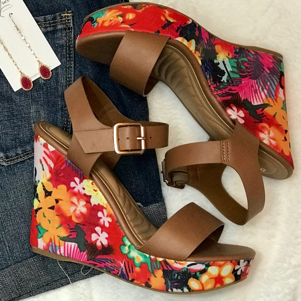 Floral print platform wedges